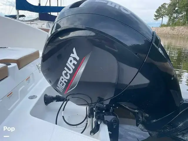 Bayliner DX2200