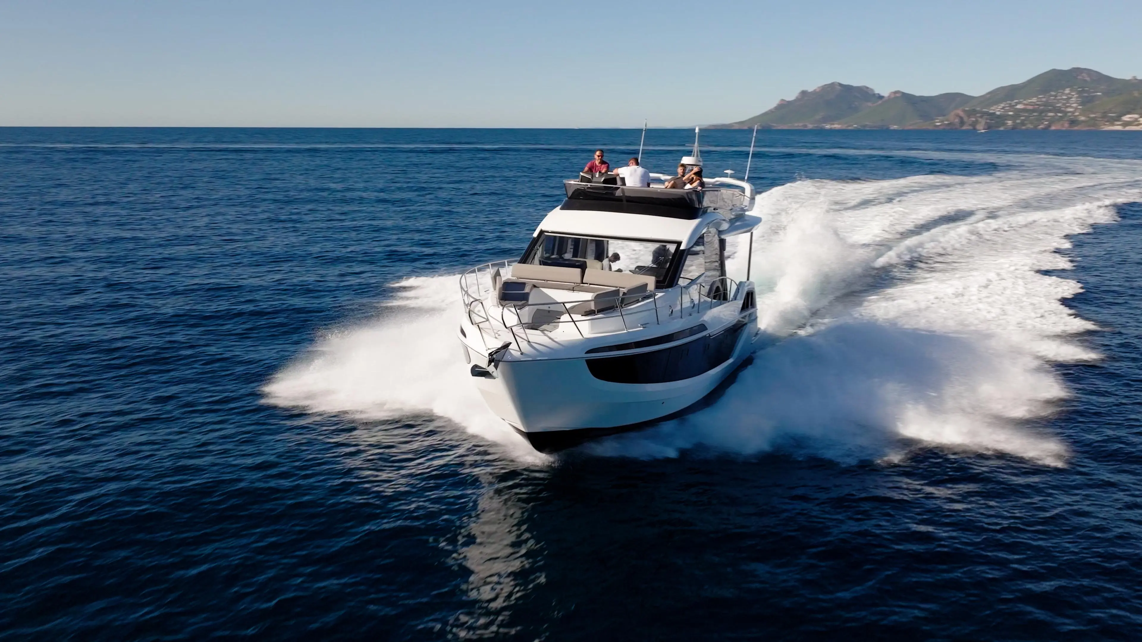 2025 Galeon 480 fly