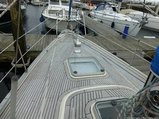 Hallberg-Rassy 352