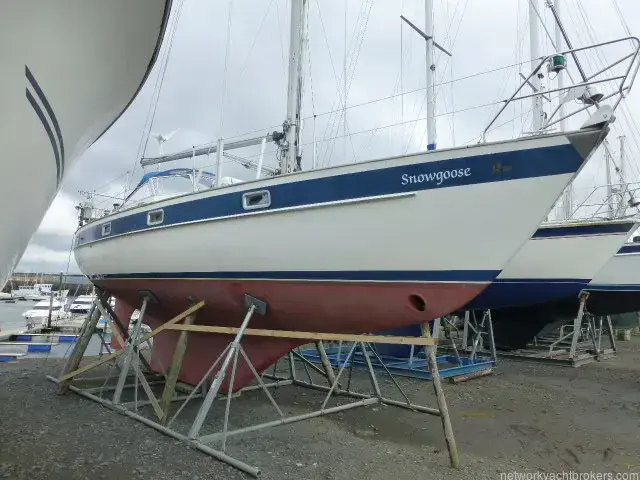 Hallberg-Rassy 352