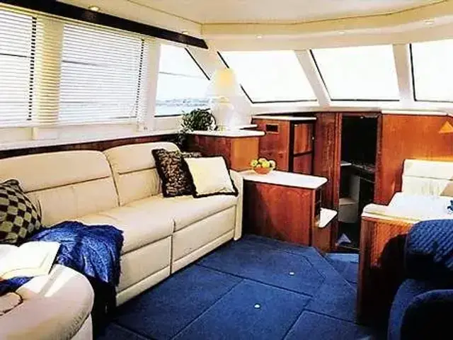 Carver 356 Aft Cabin