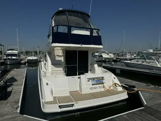 Sea Ray 36 Sedan Bridge