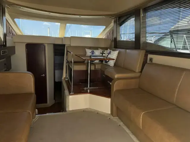 Sea Ray 36 Sedan Bridge