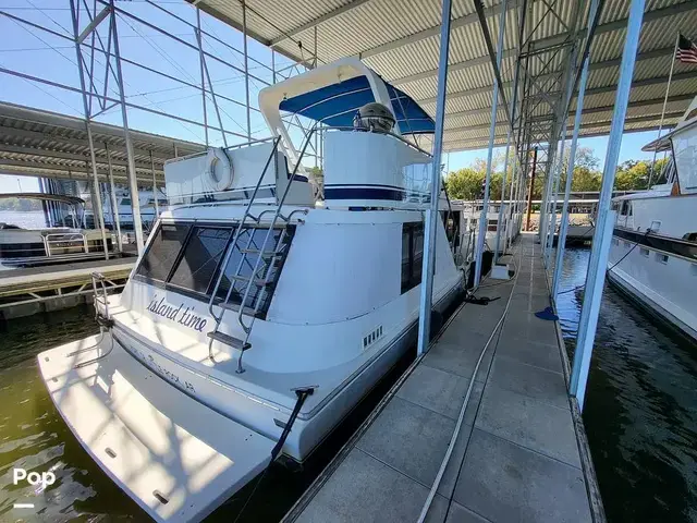 Bluewater 42 Coastal Cruiser