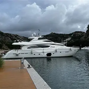 2012 Ferretti Yachts 881