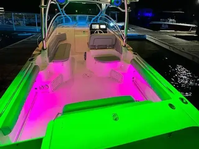 Hydra-Sports Boats 2500VX