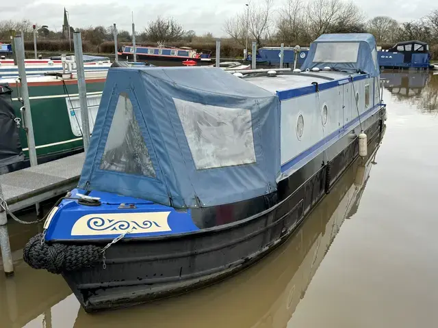 L Dickinson Narrowboat