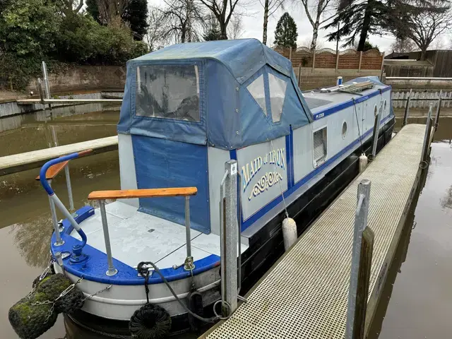 L Dickinson Narrowboat