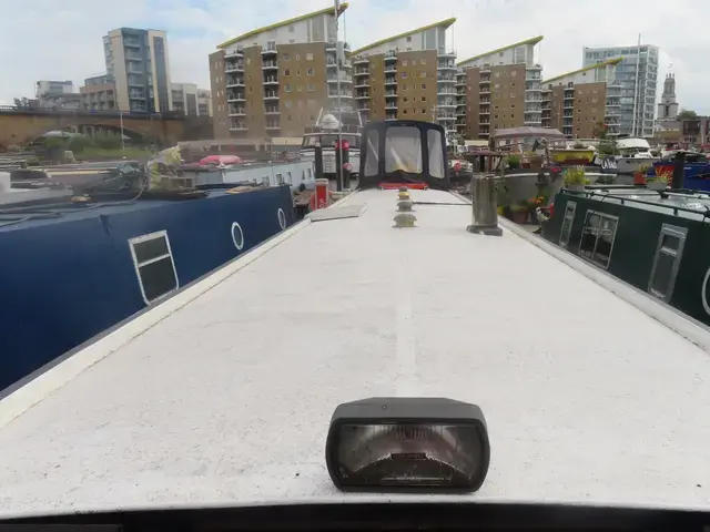 Unknown Narrowboat