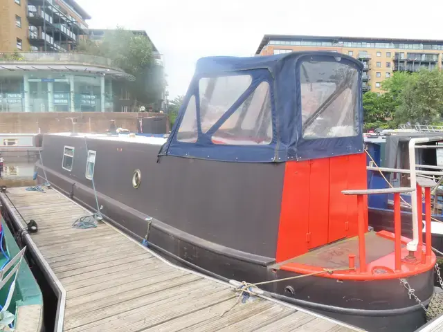 Unknown Narrowboat