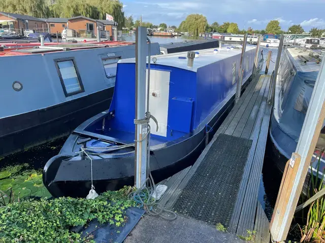 Unknown Narrowboat