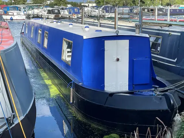 Unknown Narrowboat