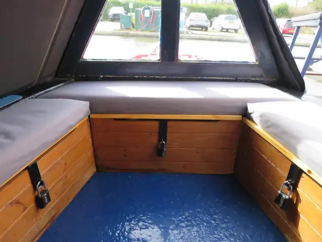 Evans & Sons Narrowboat