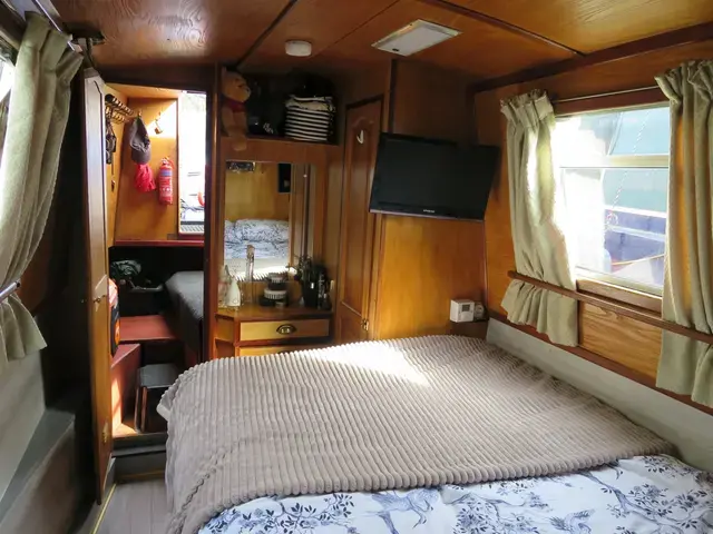 Evans & Sons Narrowboat