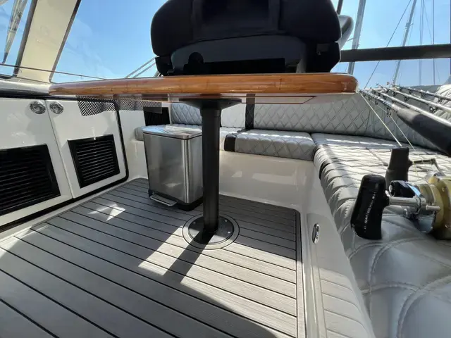 Riviera 48 Flybridge