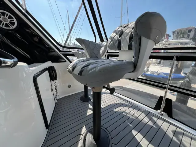 Riviera 48 Flybridge