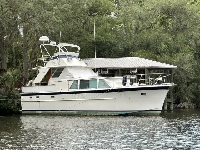 Hatteras Tri-Cabin