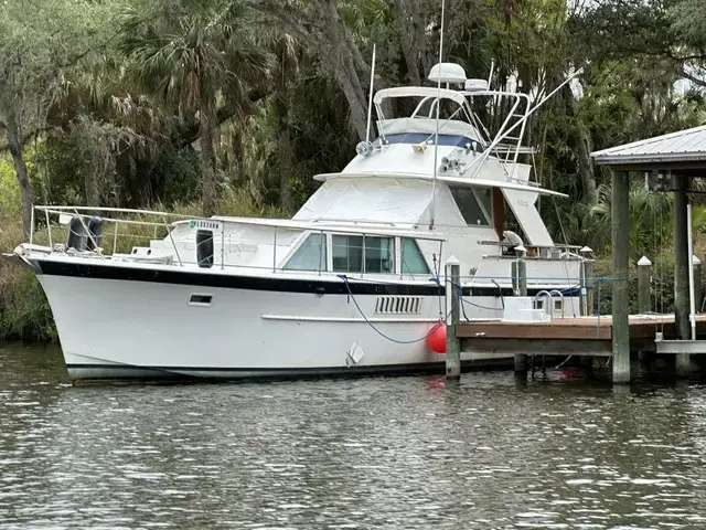 Hatteras Tri-Cabin