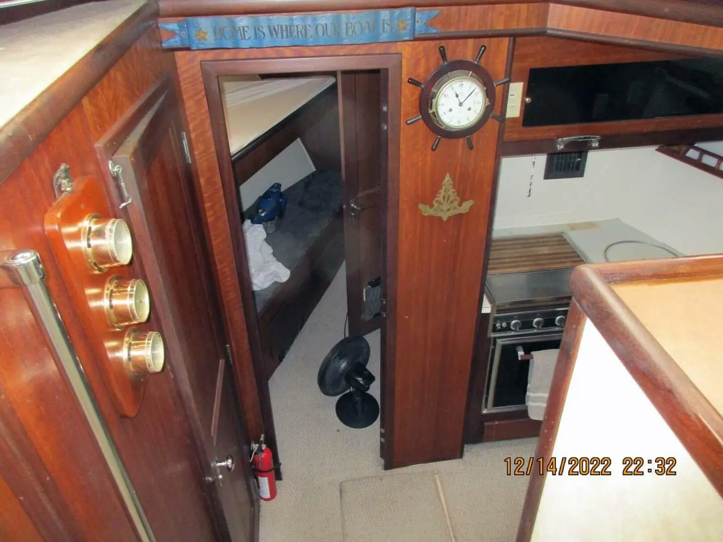 1970 Hatteras tri-cabin