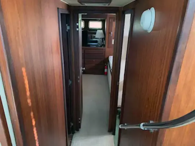 Hatteras Tri-Cabin