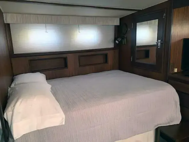 Hatteras Tri-Cabin