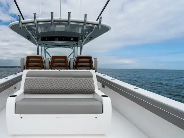 Valhalla Boatworks V41 Center Console