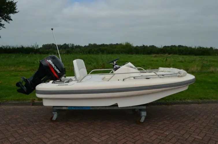 2001 Boston Whaler 120 impact