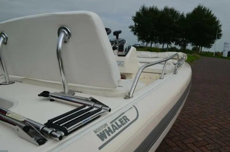 2001 Boston Whaler 120 impact