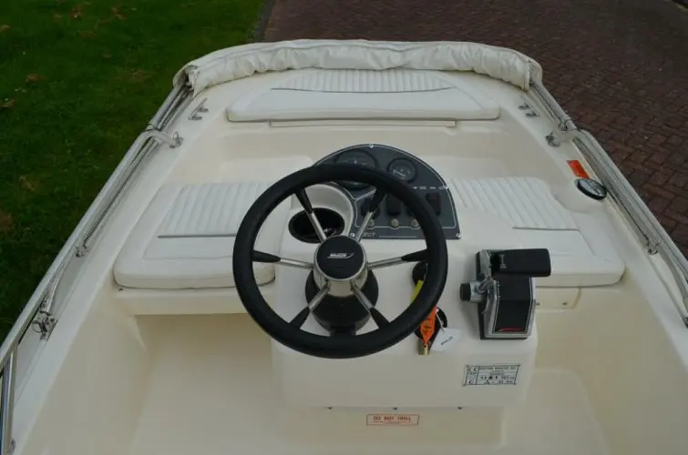 2001 Boston Whaler 120 impact