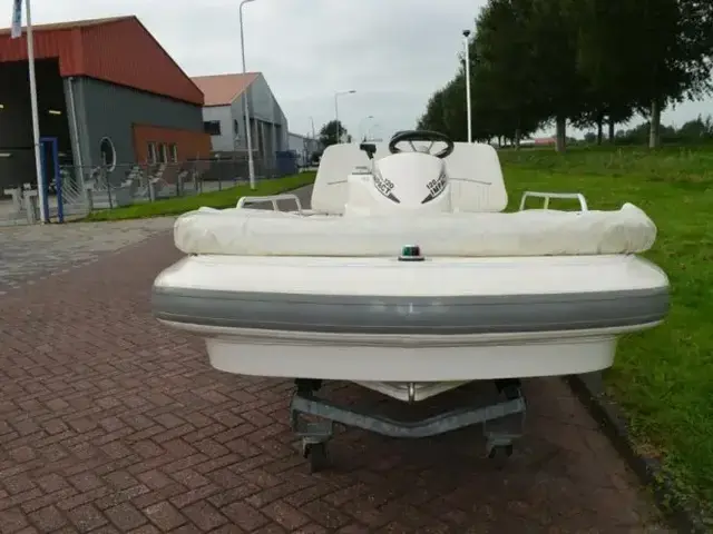 Boston Whaler 120 Impact