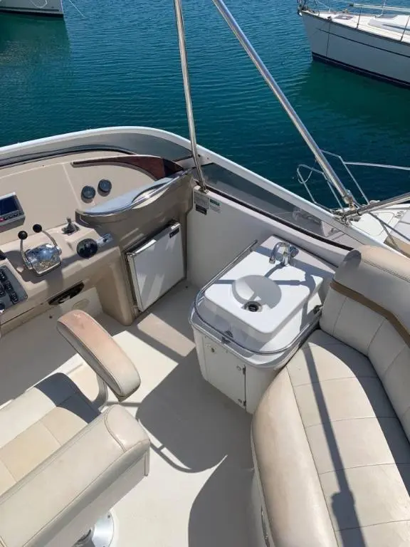 2005 Carver 41 motoryacht