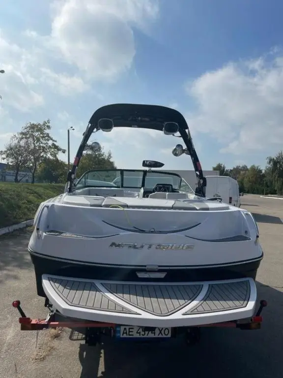 2011 Nautique super air 210