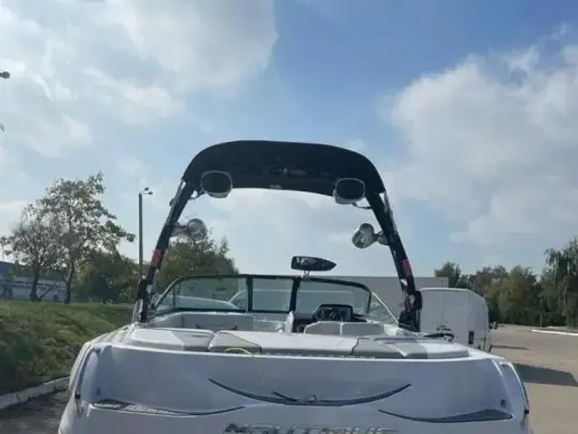 Nautique Super Air 210