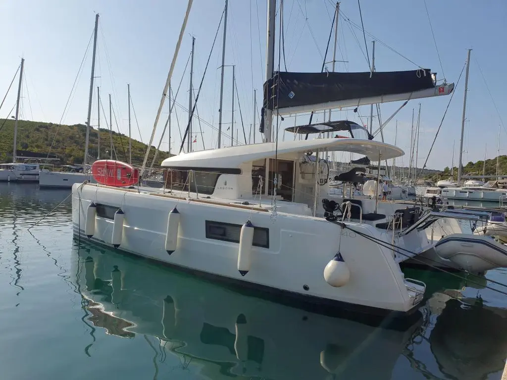 2019 Lagoon 40