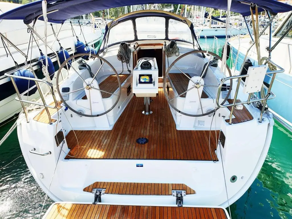 2020 Bavaria 37 cruiser