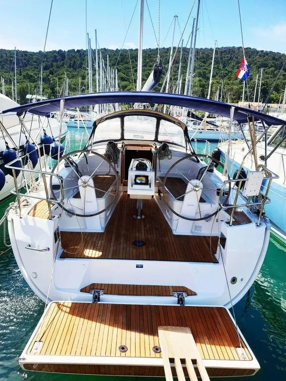 2020 Bavaria 37 cruiser