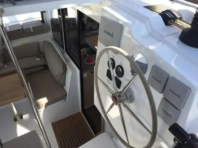 Fountaine Pajot Lucia 40