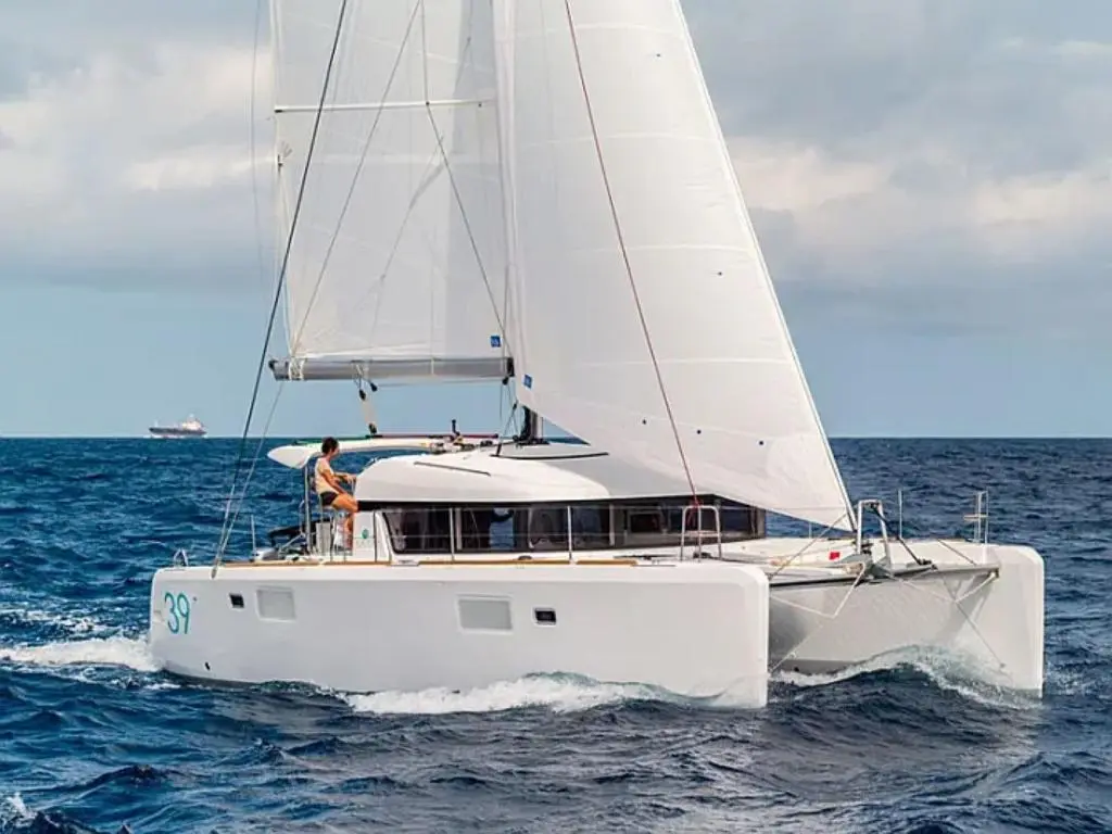 2013 Lagoon 39