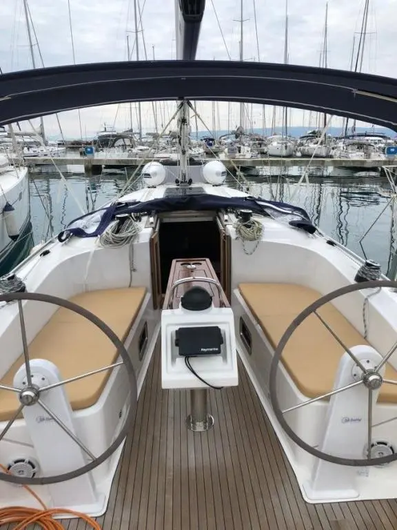 2024 Bavaria 37 cruiser