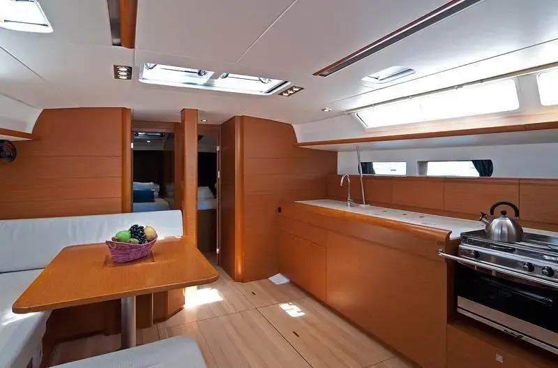 2014 Jeanneau sun odyssey 469