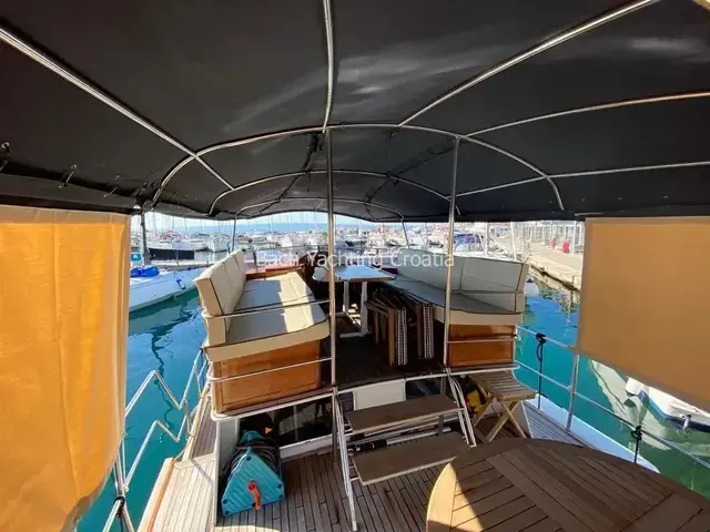 Gruno 1150 Flybridge