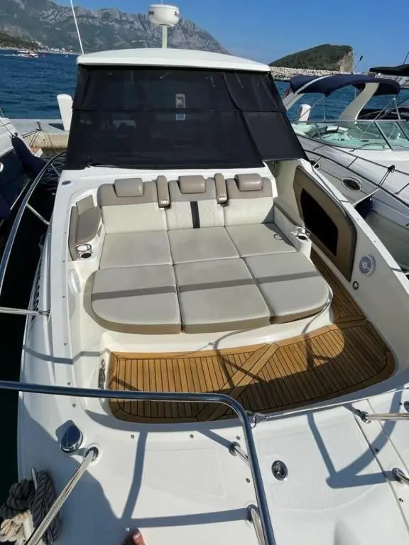 2017 Sea Ray 320 sundancer