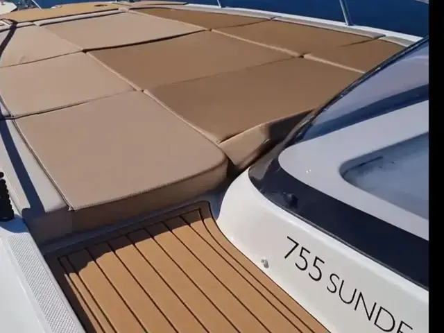 Quicksilver 755 Sundeck