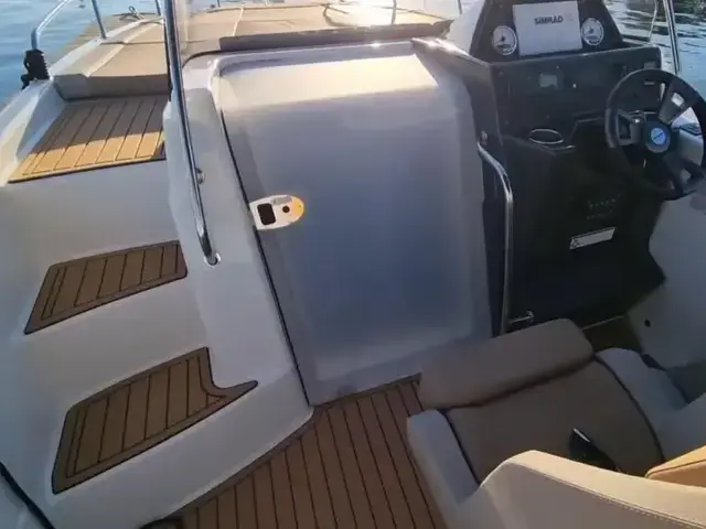 Quicksilver 755 Sundeck