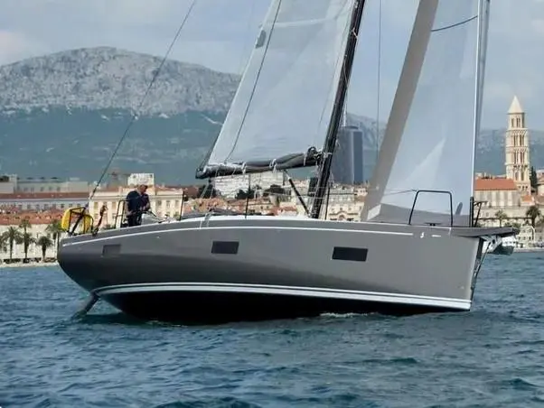 2022 Beneteau first 44