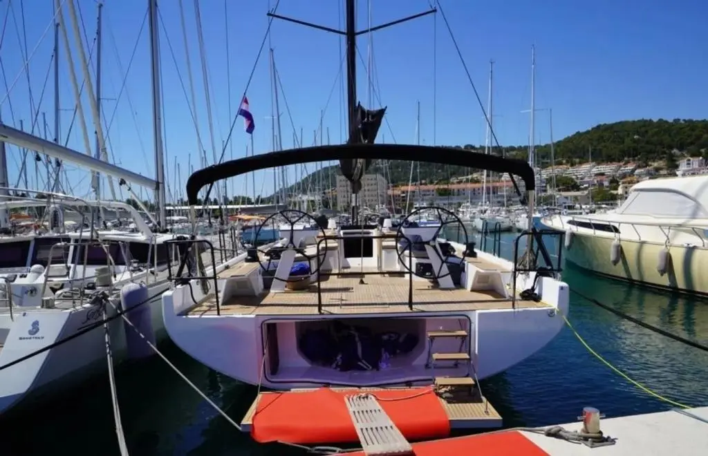 2020 Beneteau first 53