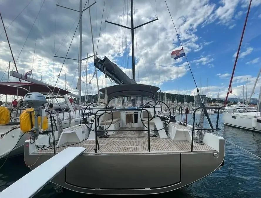 2022 Beneteau first 44