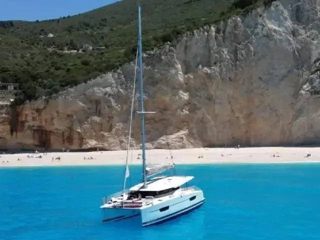 Fountaine Pajot Lucia 40