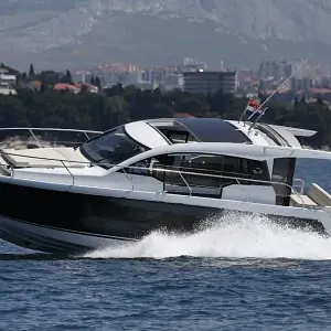 2023 Sealine C335V