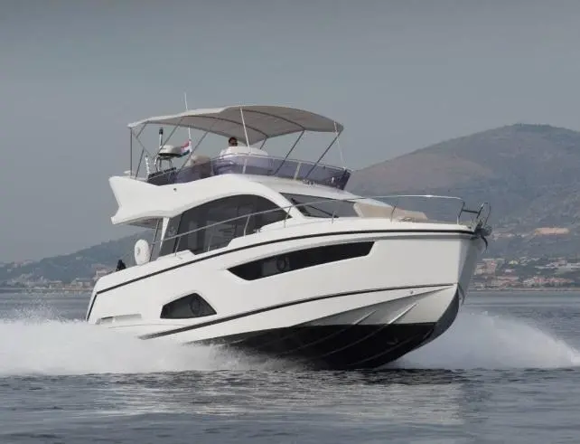 2018 Sealine f430